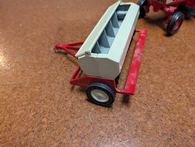 Vintage Ertl / International Harvester Die-Cast Toy - photo 4