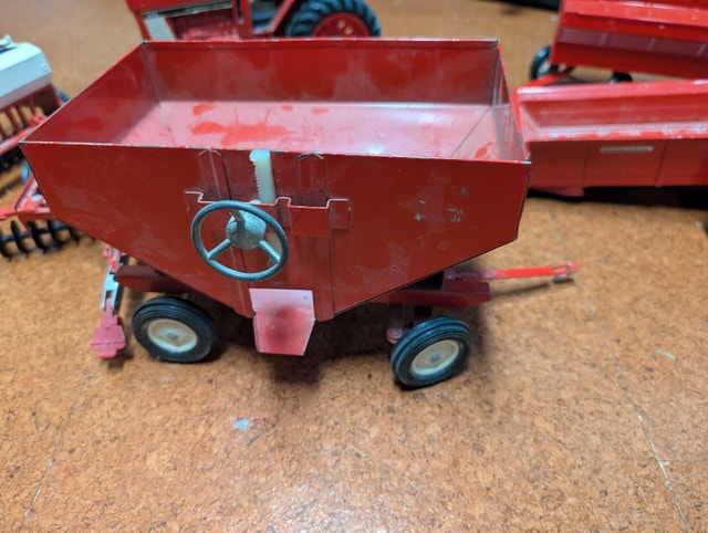 Vintage Ertl / International Harvester Die-Cast Toy - photo 5