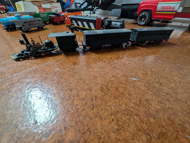 Vintage HO Scale Model Train Mega Lot - photo 4