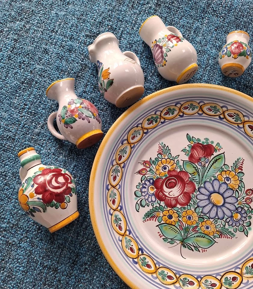 Vintage Modra Slovakian Folk Art Pottery Set - 11 Pieces - photo 2