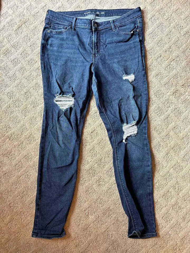 Old Navy Dark Distressed Skinny Jeans thumbnail