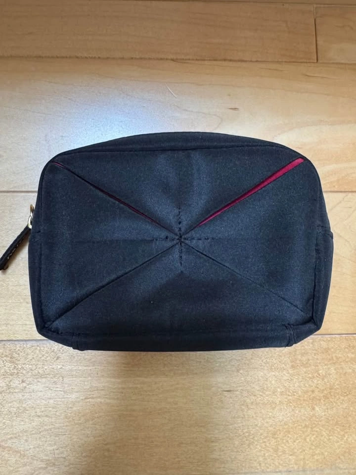 BRAND NEW Shiseido Makeup/Toiletry Bag