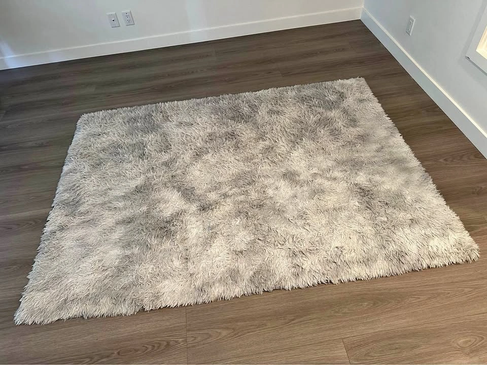 Feathery Carpet