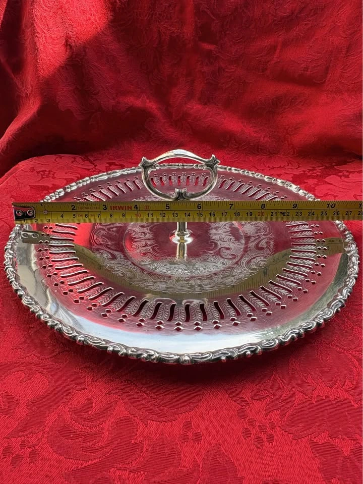Coronet Silver Plate Handled Serving Tray - photo 2