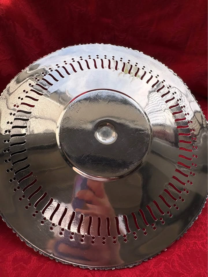 Coronet Silver Plate Handled Serving Tray - photo 5