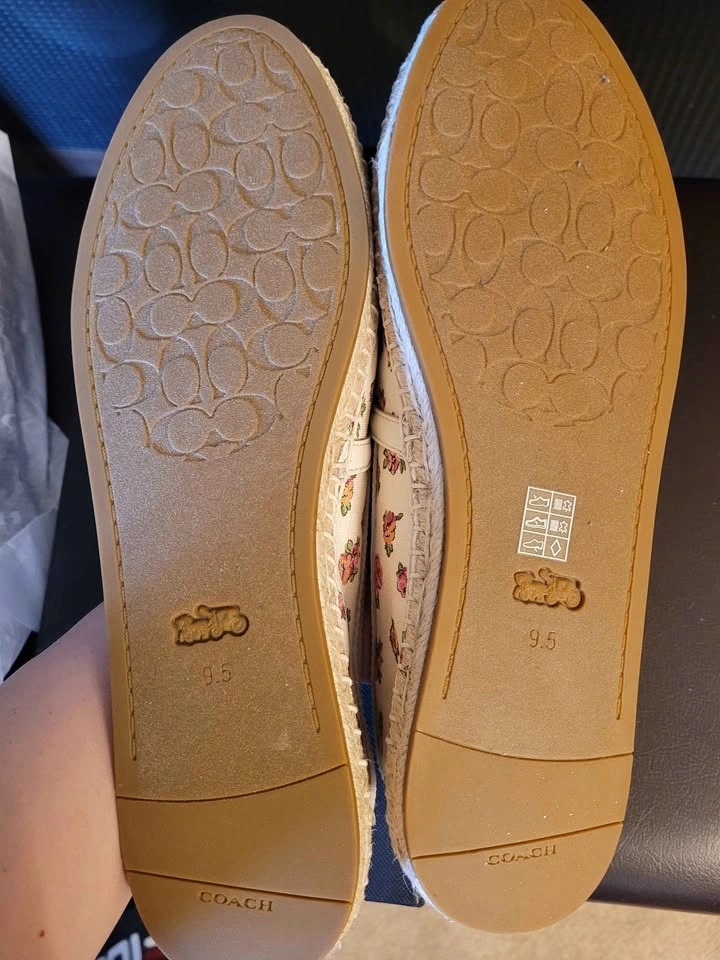 Brand new Coach espadrille size 9.5 - photo 2