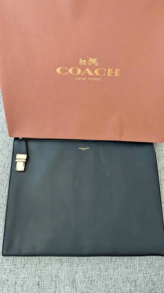 Coach Leather Folio / Clutch