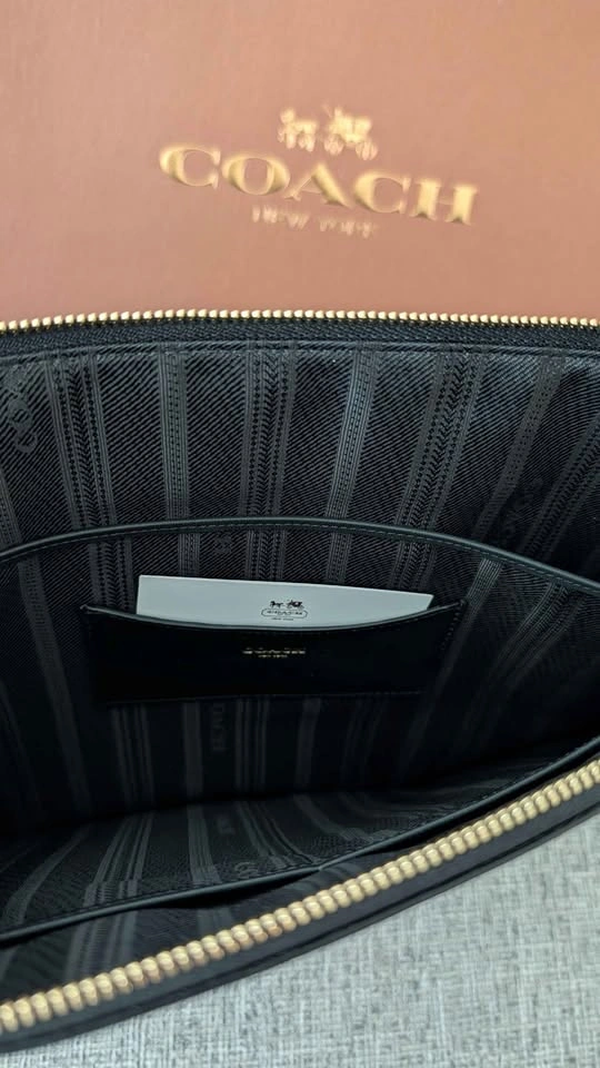 Coach Leather Folio / Clutch - photo 2