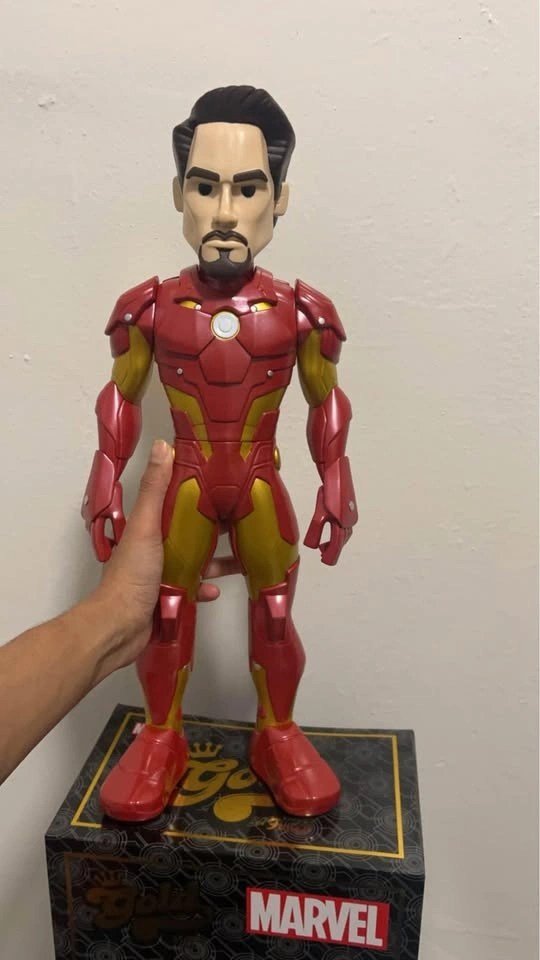 Limited Edition Iron Man 18 inch Figure - photo 2