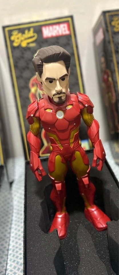 Limited Edition Iron Man 18 inch Figure - photo 3