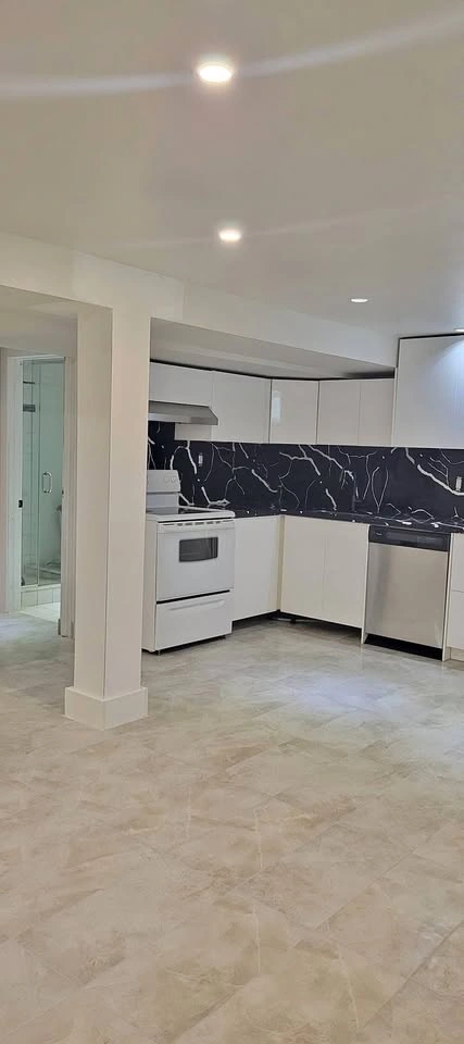 2 Beds 2 Baths - House