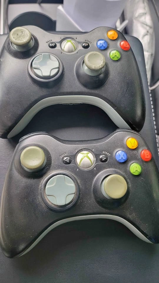 Original Wireless Xbox 360 Controllers