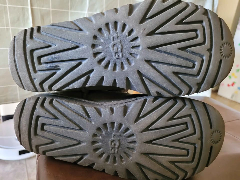 Ugg boots size 7 - photo 3
