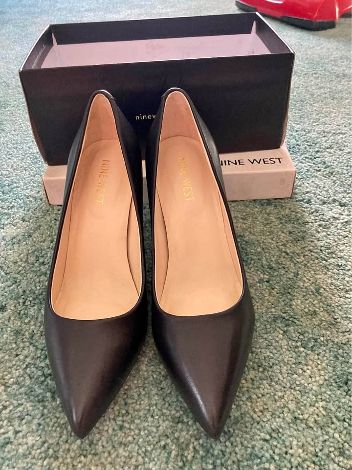 NINEWEST WOMEN’S EZRA POINTY TOE BLACK PUMPS