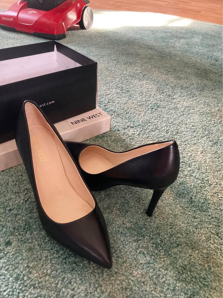 NINEWEST WOMEN’S EZRA POINTY TOE BLACK PUMPS - photo 2