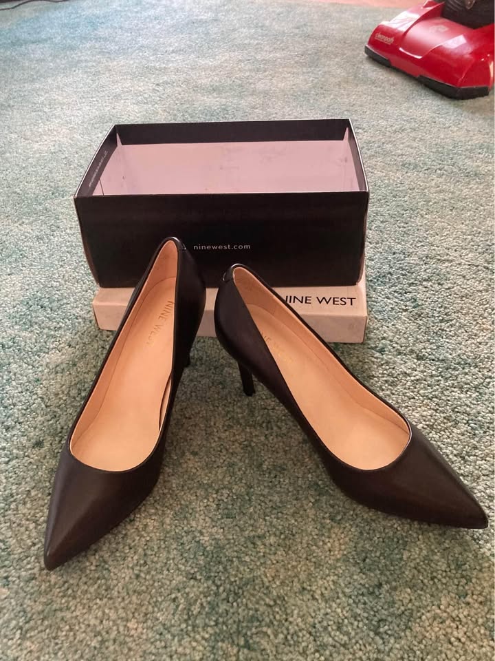 NINEWEST WOMEN’S EZRA POINTY TOE BLACK PUMPS - photo 4