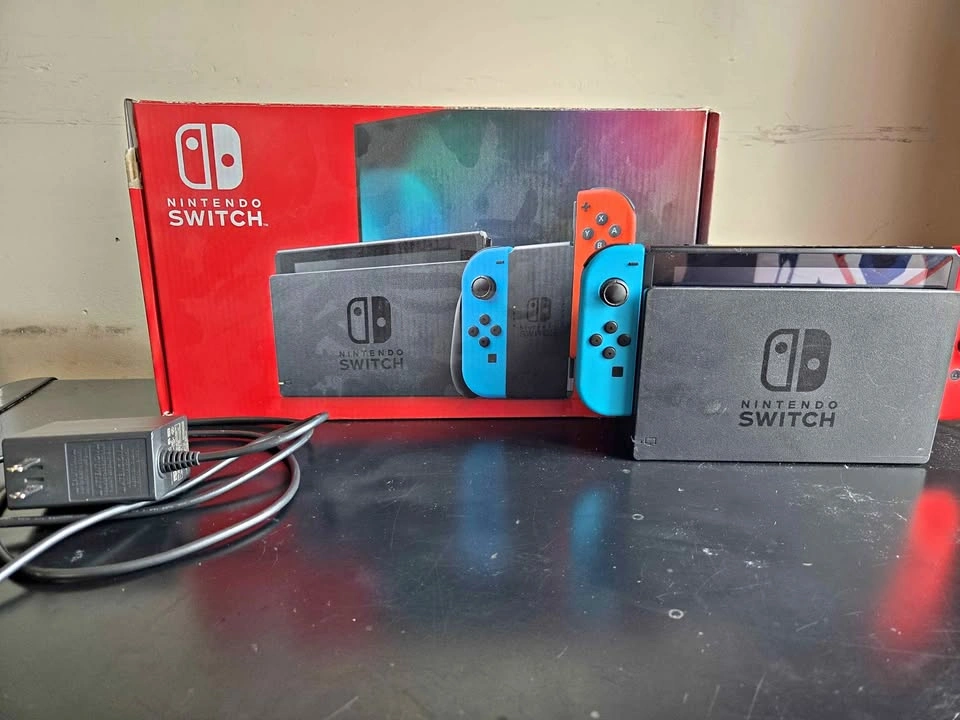 Nintendo Switch + Pokèmon Shield