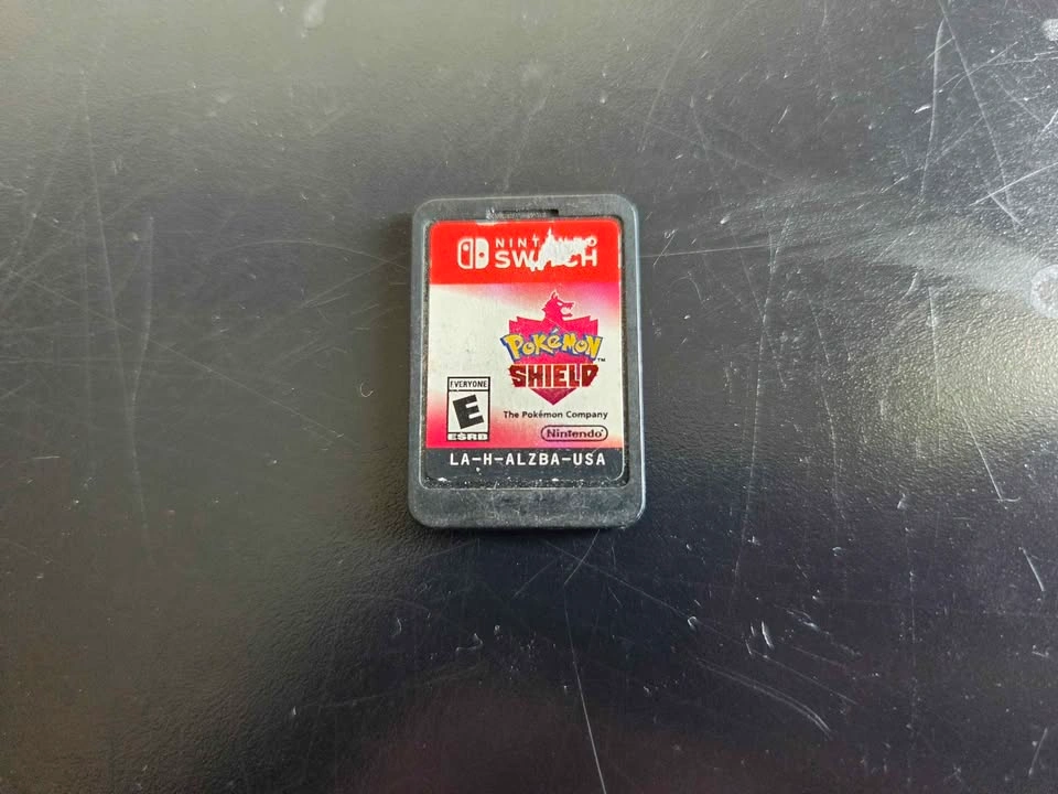 Nintendo Switch + Pokèmon Shield - photo 2