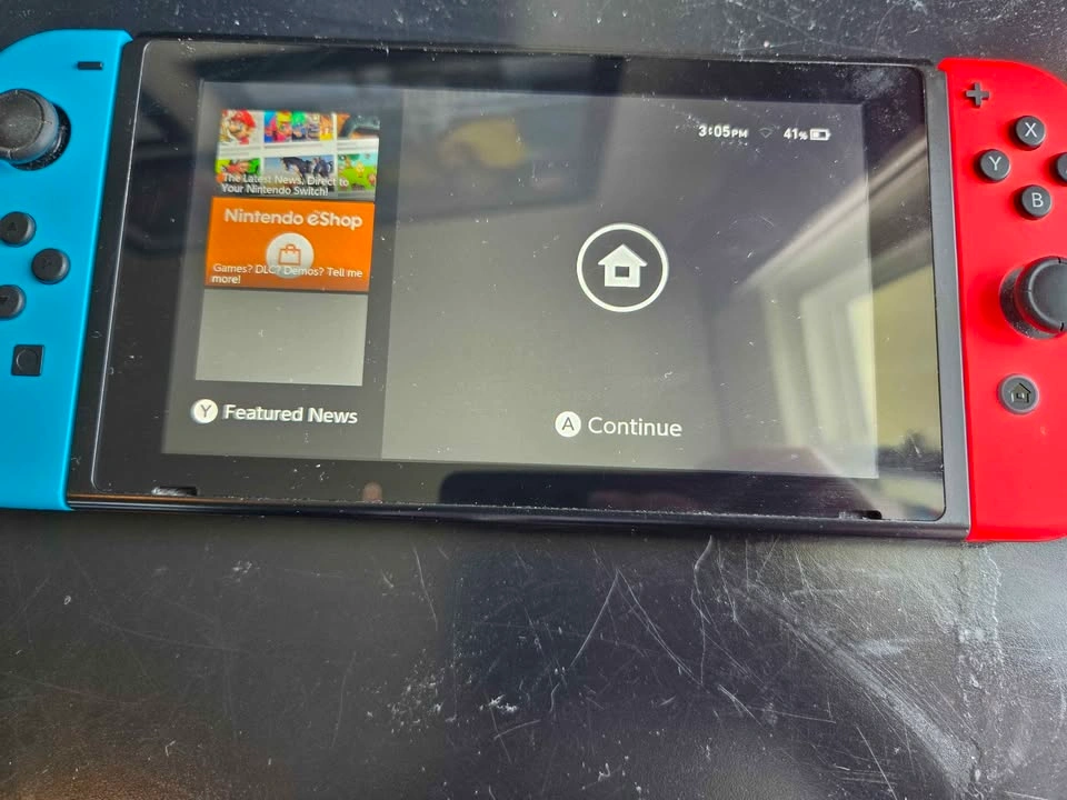 Nintendo Switch + Pokèmon Shield - photo 4
