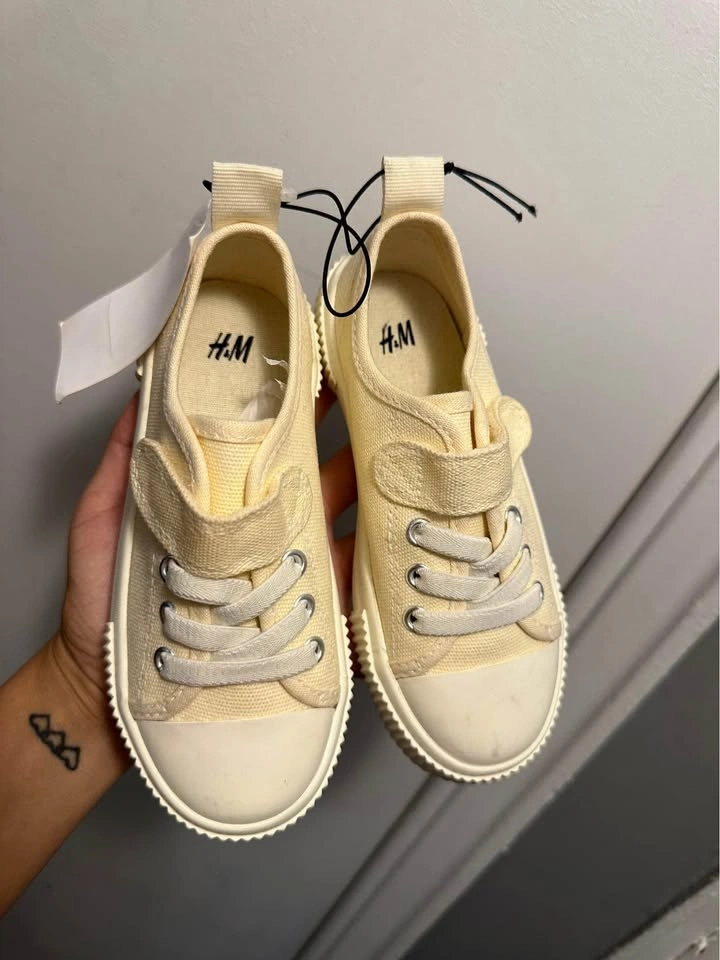 New H&M Cream Canvas Sneakers - Size 10 - photo 2