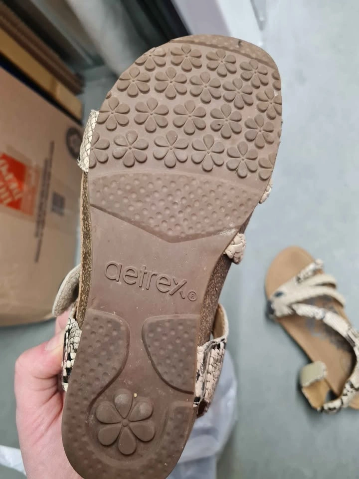 Beautiful sandals size 5.5 or 35.5 - photo 2