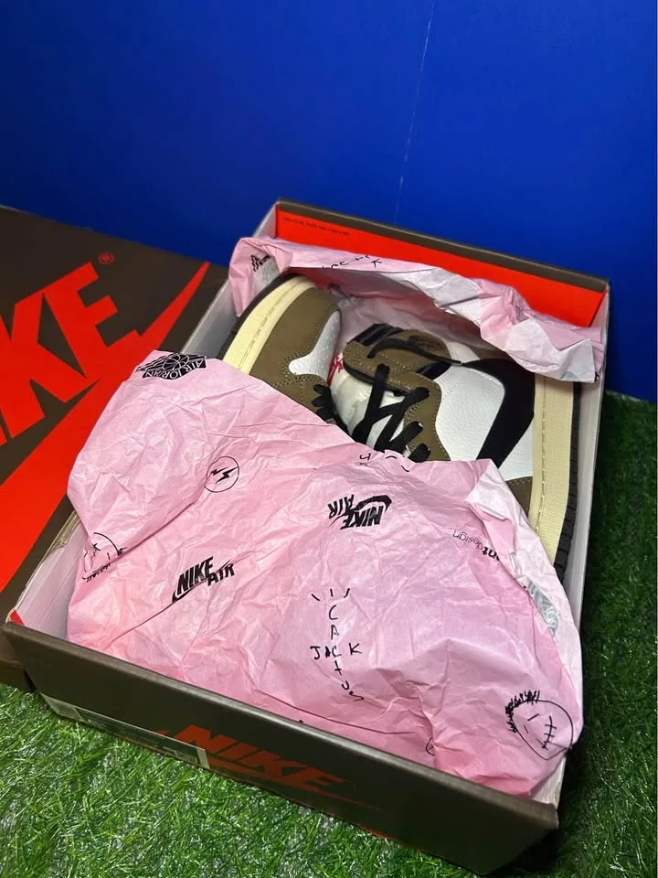 JORDAN 1 TRAVIS SCOTTS - NEW - ALL SIZES image indicator(5)