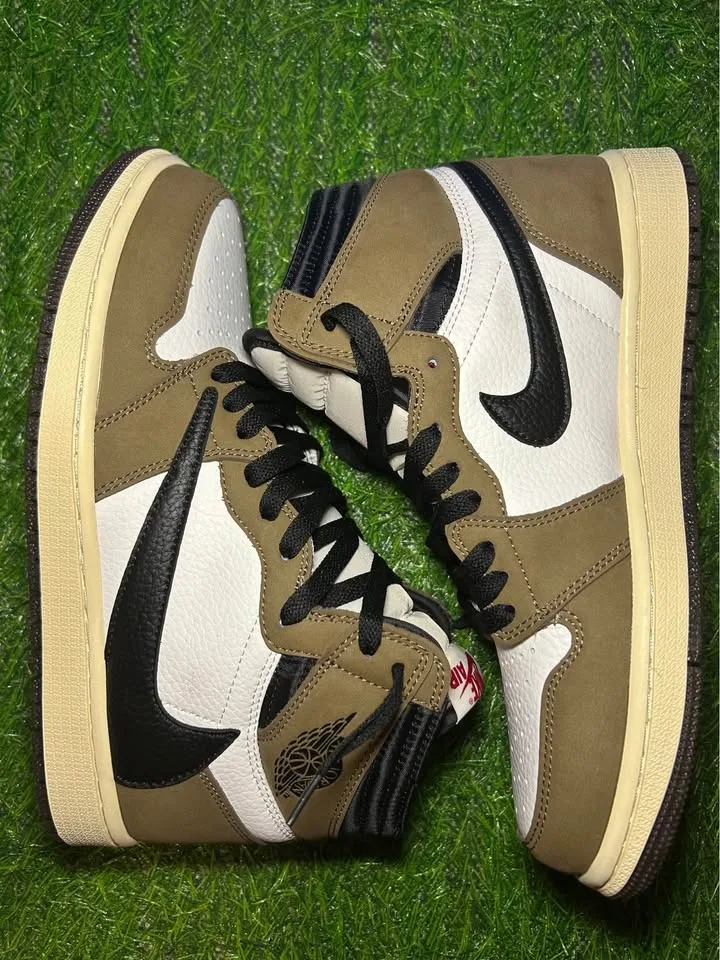 JORDAN 1 TRAVIS SCOTTS - NEW - ALL SIZES image indicator(6)