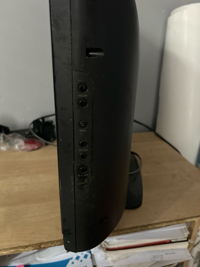 Philips 24-inch LCD Television - photo 2