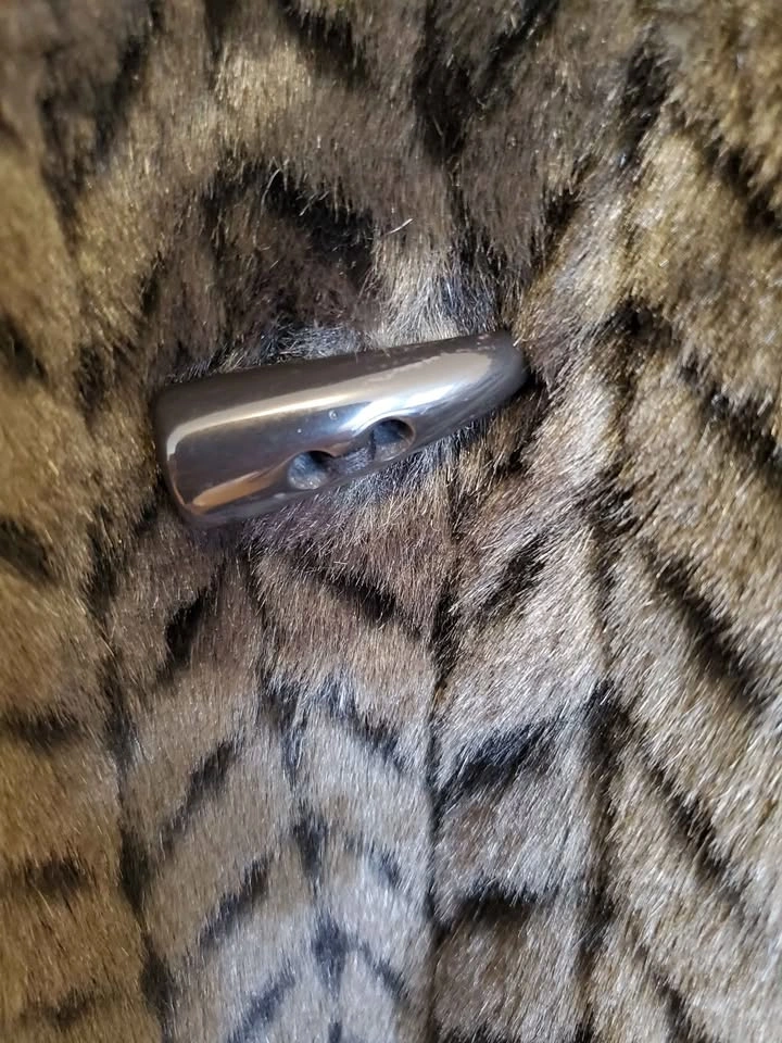 Faux fur coat very beautiful size L - photo 4