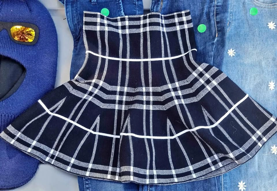 Girl's fall/winter/spring skirt from 5-10 y