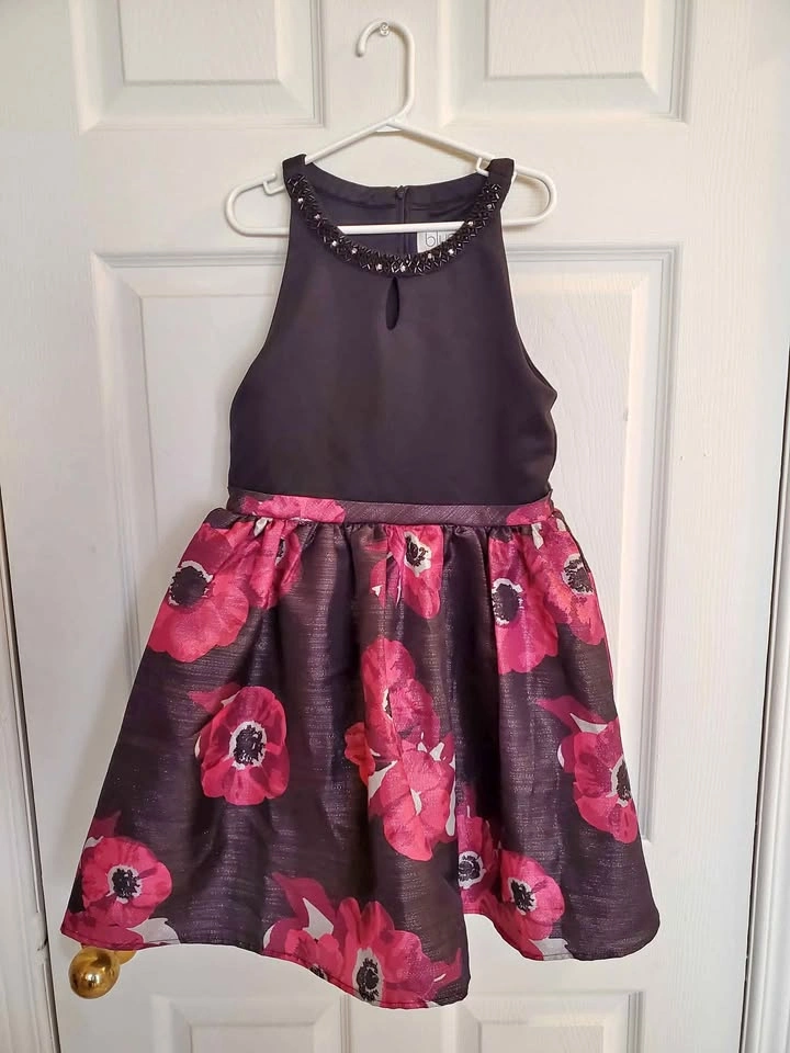 Girl's beautiful dresses size 8-12 y