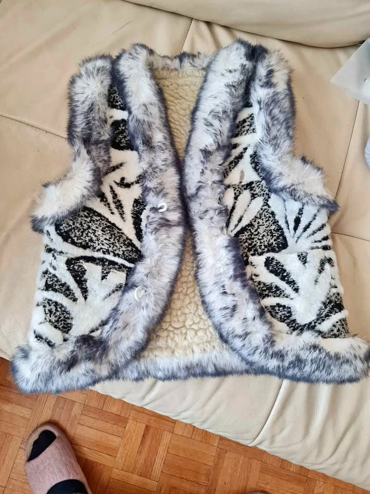 Sheep vest size 5 to 10 years old