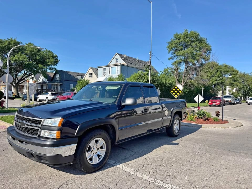 2007 Chevrolet 1500 Regular Cab · Short Bed