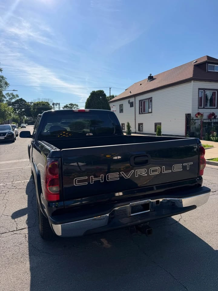 2007 Chevrolet 1500 Regular Cab · Short Bed - photo 5