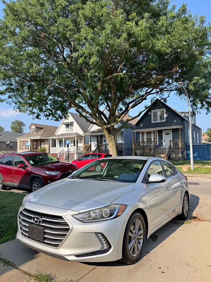 2017 Hyundai Elantra · Limited Sedan 4D