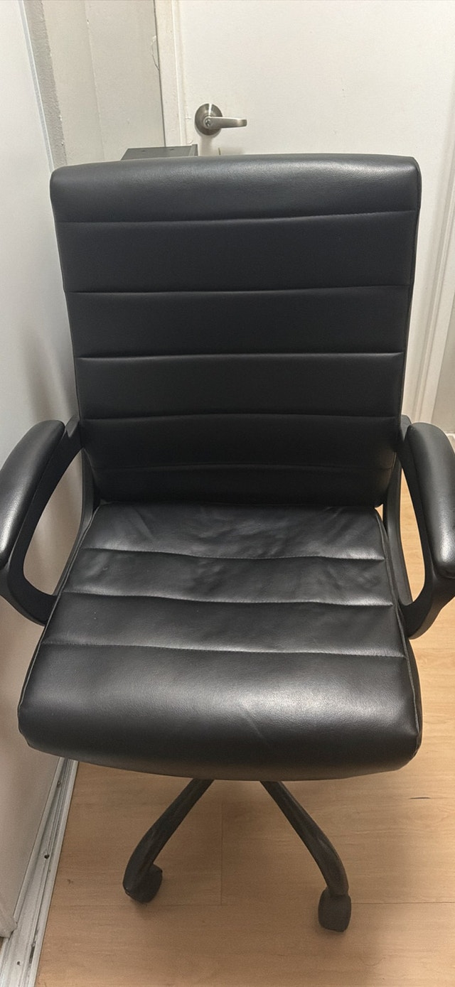 Black Office Chair - photo 2