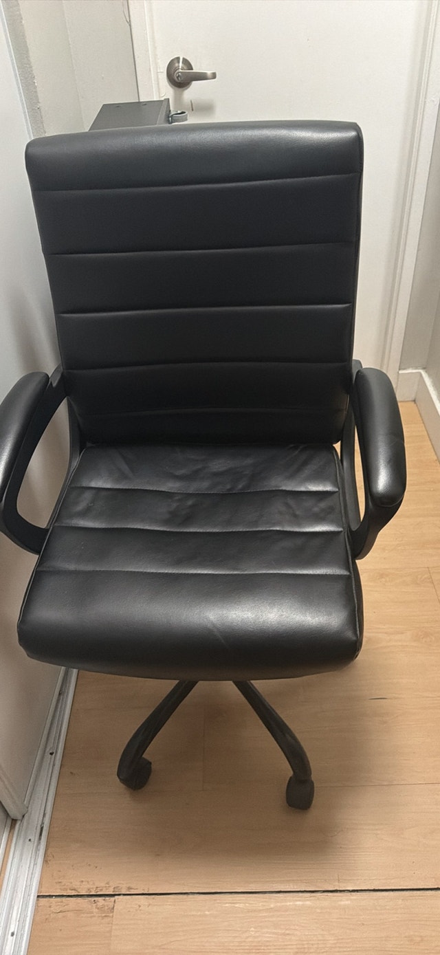 Black Office Chair - photo 3