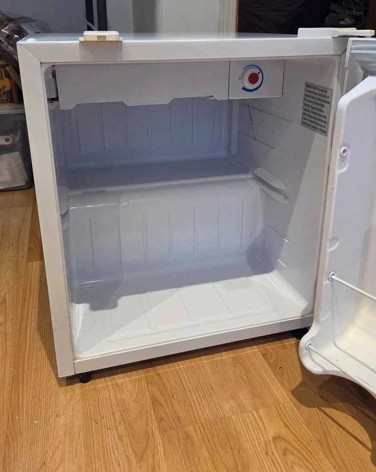 Mini Fridge with Freezer - photo 2