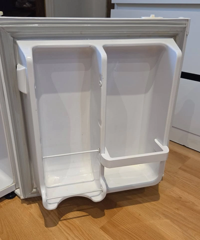 Mini Fridge with Freezer - photo 4