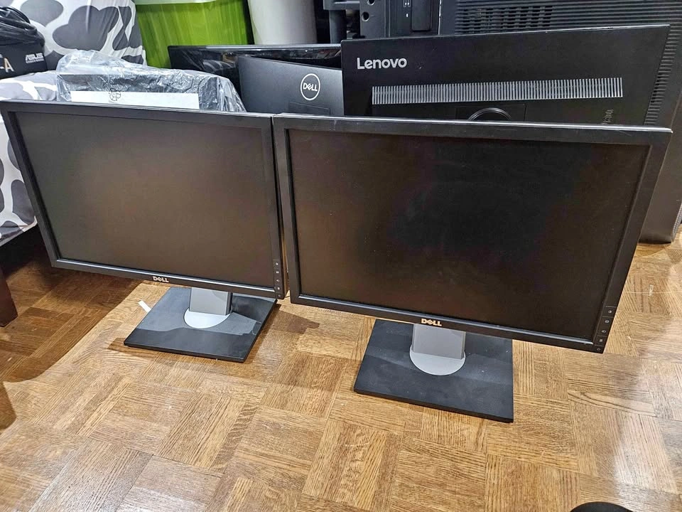 Dell 19" Inch Wide Screen Monitor (Need Gone)