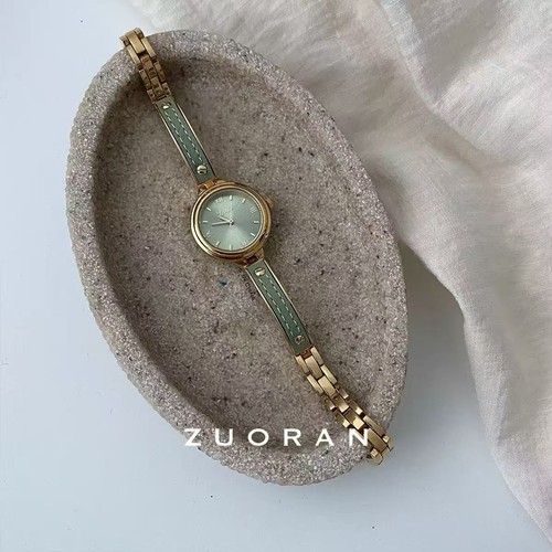 Stylish Women's Quartz Watch with Bracelet Strap - photo 4