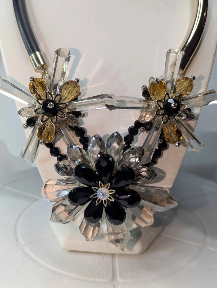 Crystal like Floral Statement Necklace by Max&Co - photo 2