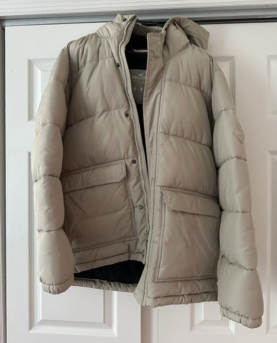 Hollister Men's Beige Hooded Full Zip Puffer Jacket Stand-Up Col