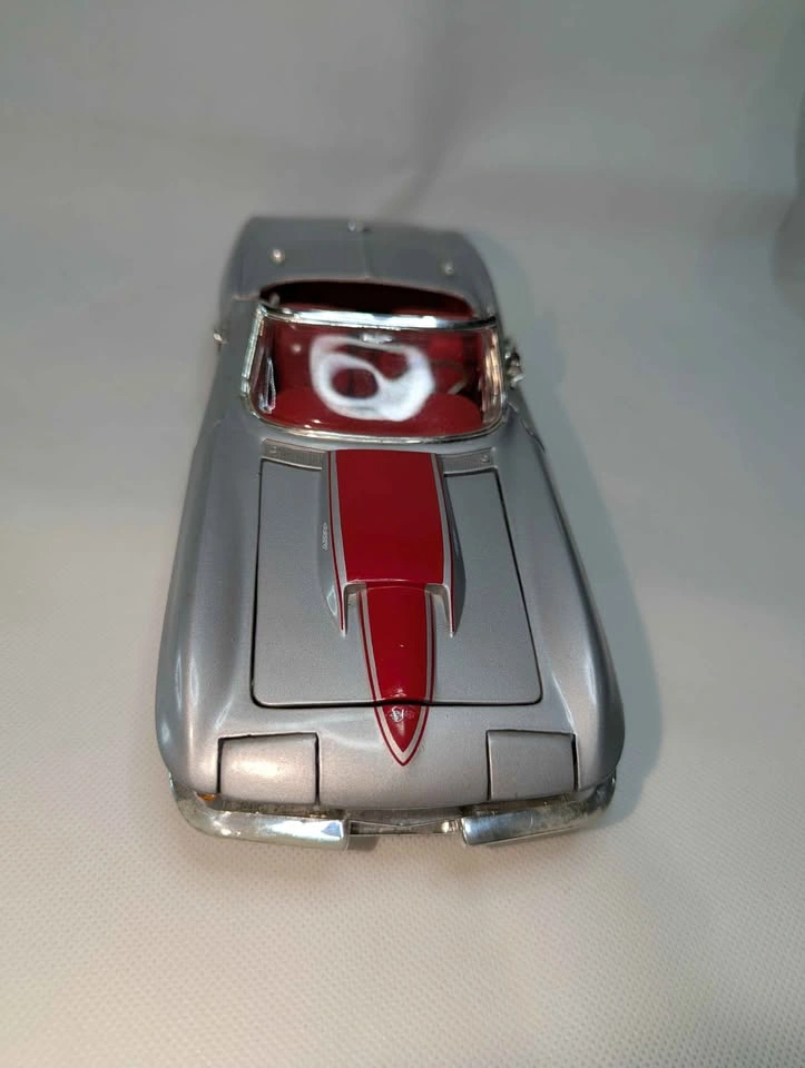 1967 Chevrolet Corvette Stingray 427 Diecast Model Car - photo 2