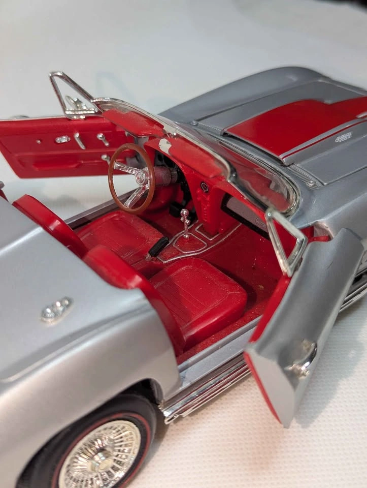 1967 Chevrolet Corvette Stingray 427 Diecast Model Car - photo 4