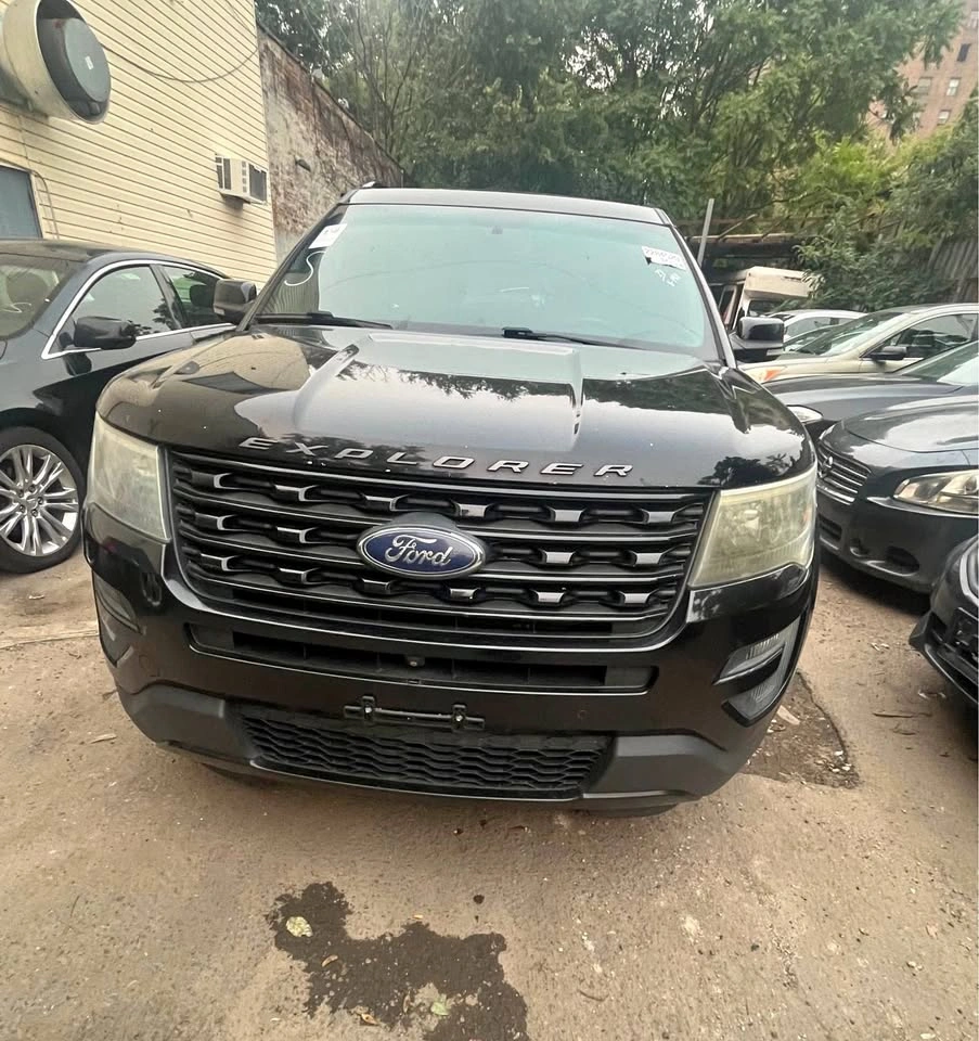 2016 Ford Explorer Sport · AWD