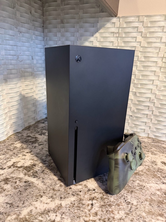 Xbox Series X - photo 2