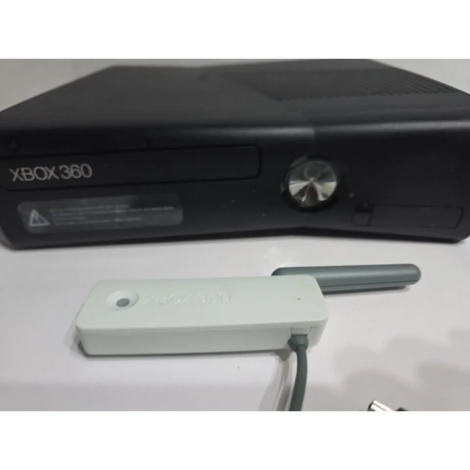 Untested Xbox 360 System Two Controllers And Wireless Network Ad - photo 2