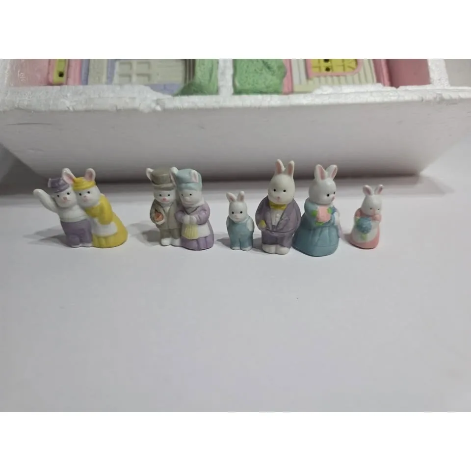 Porcelain Hand Painted Easter Village Hopalong House Complete - photo 3