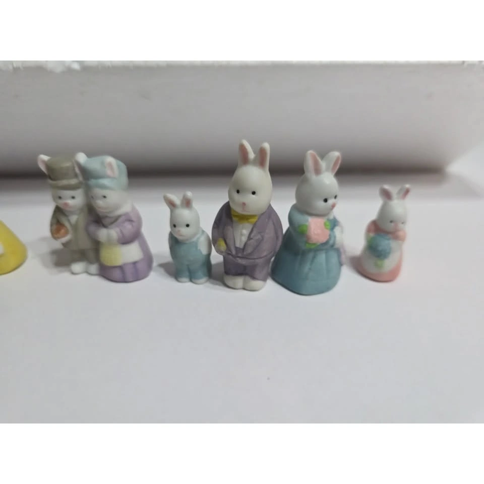 Porcelain Hand Painted Easter Village Hopalong House Complete - photo 5